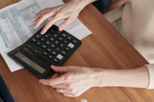 Cómo saber si tengo deuda con mi cédula a través de las centrales de riesgo